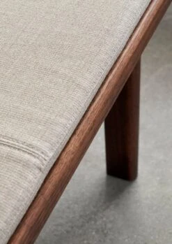 Carl Hansen & Søn BM0699 Seat Cushion, Crisp 4115 -Textile Promotional Store BM0699 BM0700 eucalyptus darkoil CUBM0699 crisp4115 detail