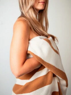 Raawii Brush Blanket, Tan - Milk -Textile Promotional Store Brush Nicholai Tan Skin 1 role