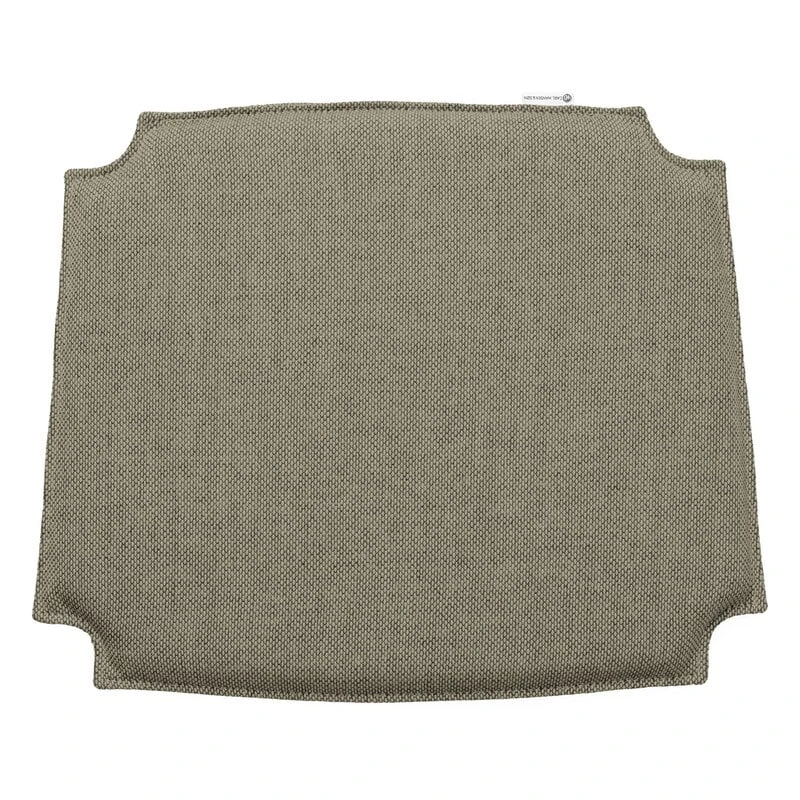 Carl Hansen & Søn CH24 Wishbone Cushion, Re-wool 0218 3 Carl Hansen & Søn CH24 Wishbone Cushion, Re-wool 0218
