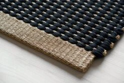 Woodnotes Duetto 1 Rug, Natural - Black 10 Woodnotes Duetto 1 Rug, Natural - Black -Textile Promotional Store Duetto 1 17101002 colnatural black hand woven 1 detail