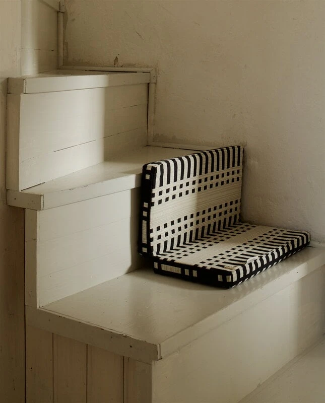 Lokal Helsinki Step Pillow, Nereus, Black 6 Lokal Helsinki Step Pillow, Nereus, Black - Image 4