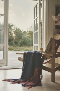 Silkeborg Uldspinderi Franja Throw, Burgundy Blue -Textile Promotional Store Heg Mller 201027 Silkeborg Uld spinderi1763 copy