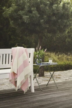 Silkeborg Uldspinderi The Sweater Throw, Rose -Textile Promotional Store Heg Mller 201027 Silkeborg Uld spinderi1791 copy