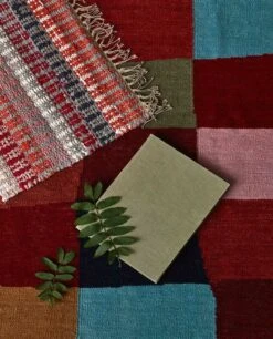 Finarte Huvila Rug, Red -Textile Promotional Store Huvila red mood web