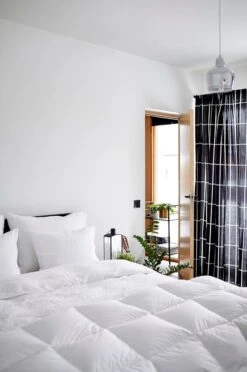 Joutsen Syli Down Duvet, 150 X 210 Cm, Medium Warm 13 Joutsen Syli Down Duvet, 150 X 210 Cm, Medium Warm -Textile Promotional Store Joutsen Syli interior 1 medres jpg