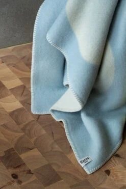 Røros Tweed Moon Throw, 135 X 200 Cm, Crescent Blue 12 Røros Tweed Moon Throw, 135 X 200 Cm, Crescent Blue -Textile Promotional Store MOON 5901 Crescent blue