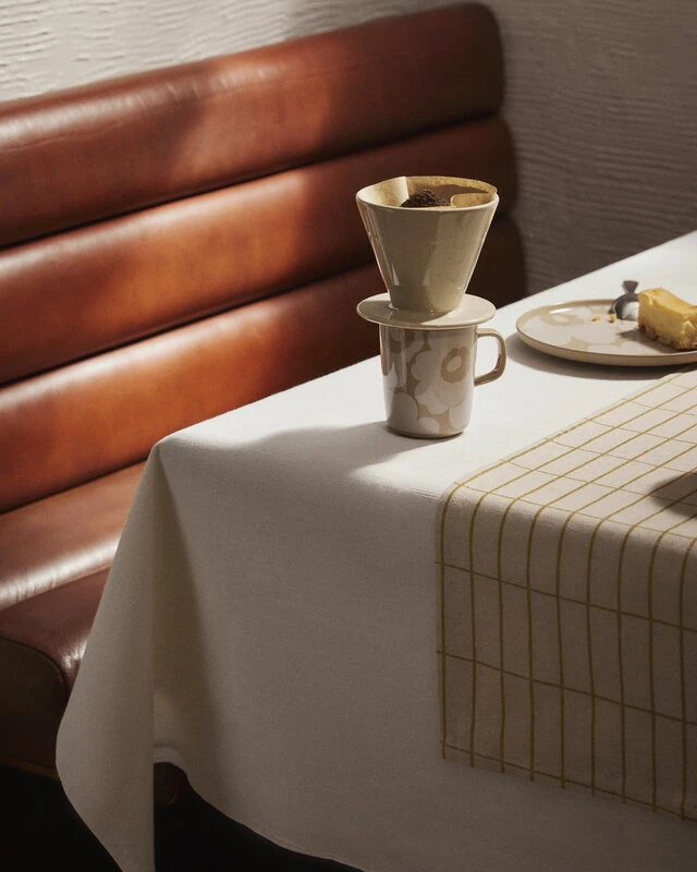 Marimekko Pieni Tiiliskivi Table Runner, 45 X 150 Cm, Linen - Gold 4 Marimekko Pieni Tiiliskivi Table Runner, 45 X 150 Cm, Linen - Gold - Image 2