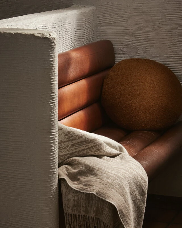 Marimekko Kuiskaus Blanket, Grey - Off White 6 Marimekko Kuiskaus Blanket, Grey - Off White - Image 4