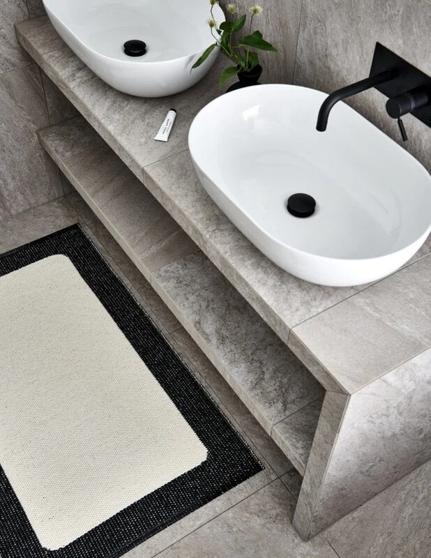 Pappelina Ilda Rug, 70 X 180 Cm, Black - Vanilla 5 Pappelina Ilda Rug, 70 X 180 Cm, Black - Vanilla - Image 3