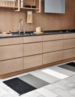 Pappelina Kim Rug, 70 X 160 Cm, Black -Textile Promotional Store Pappelina kim black 2 1