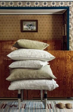 Saana Ja Olli Unien Talo Cushion Cover, 60 X 80 Cm, White - Black -Textile Promotional Store Saana ja Olli Unien talo 2 Suvi Keslinen hires 1