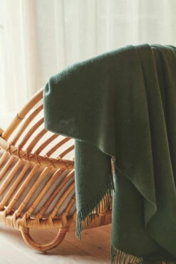 Silkeborg Uldspinderi Lima Throw, Pine -Textile Promotional Store Silkeborg Uld 220530 Sydhavnen3849