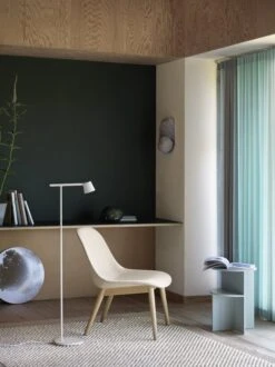 Muuto Pebble Rug, Pale Rose -Textile Promotional Store Tip Floor Lamp Grey Fiber Lounge Chair Wood Base Steelcut Trio 236 oak Pebble Rug Rose Halves sage green Muuto med res