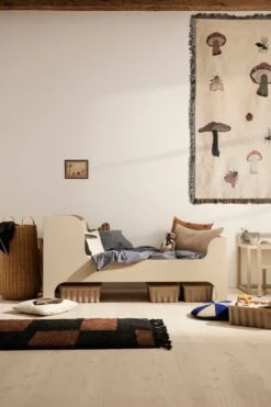 Ferm LIVING Forest Tapestry Blanket, Sand -Textile Promotional Store fermLIVING AW21 SillJuniorBed ForestTapestryBlanket MaraKnottedRug image