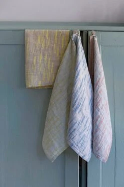 Lapuan Kankurit Osmankäämi Towel/napkin, Linen - Yellow -Textile Promotional Store lapuan kankurit osmankaami towels 2 1