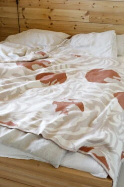 Lapuan Kankurit Kuutamo Blanket, Beige - Cinnamon -Textile Promotional Store lapuankankurit kuutamo blanket beige cinnamon 2 0