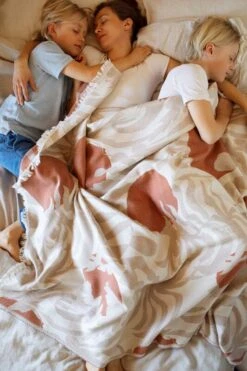 Lapuan Kankurit Kuutamo Blanket, Beige - Cinnamon -Textile Promotional Store lapuankankurit kuutamo blanket beige cinnamon 3 0