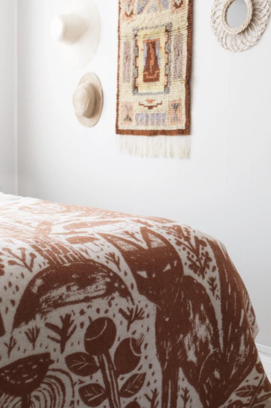 Lapuan Kankurit Metsikkö Blanket, Cinnamon - White 6 Lapuan Kankurit Metsikkö Blanket, Cinnamon - White - Image 4