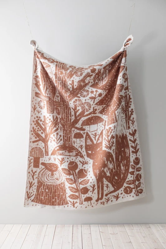 Lapuan Kankurit Metsikkö Blanket, Cinnamon - White 4 Lapuan Kankurit Metsikkö Blanket, Cinnamon - White - Image 2