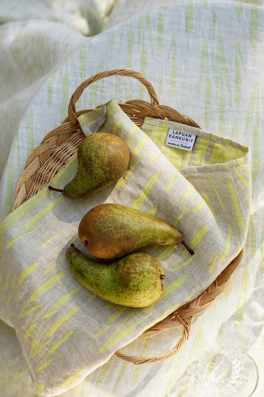 Lapuan Kankurit Osmankäämi Table Cloth/throw, 145 X 200 Cm, Linen - Yellow 4 Lapuan Kankurit Osmankäämi Table Cloth/throw, 145 X 200 Cm, Linen - Yellow - Image 2