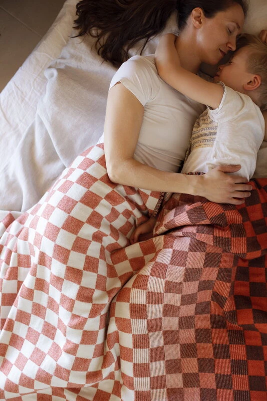 Lapuan Kankurit Shakki Blanket, Green - Red - White 7 Lapuan Kankurit Shakki Blanket, Green - Red - White - Image 5