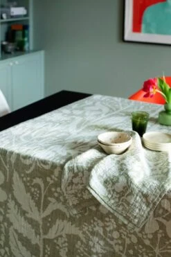 Lapuan Kankurit Villiyrtit Tablecloth/throw, 150 X 200 Cm, White - Olive -Textile Promotional Store lapuankankurit villiyrtit tablecloth blanket and towel white olive 1 0