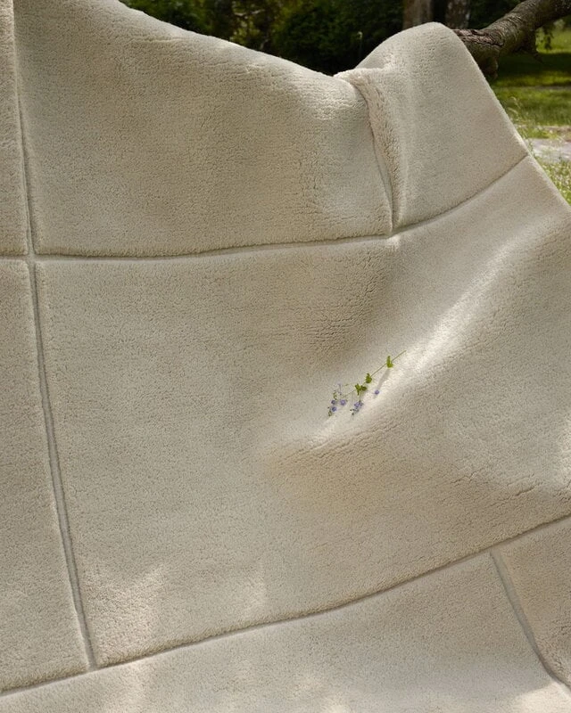 Woven Works Line 01 Rug 6 Woven Works Line 01 Rug - Image 4